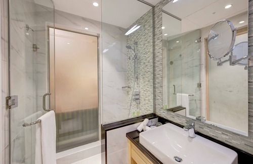 Sheikh Zayed Road Hotel | Metropolitan Hotel Dubai