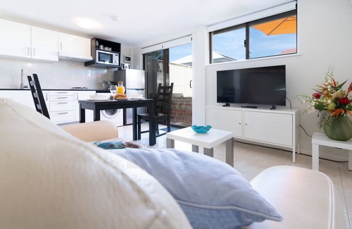 Trigg Apartment | Mettam's Magic @ Trigg Beach Studio