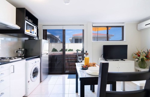 Trigg Apartment | Mettam's Magic @ Trigg Beach Studio