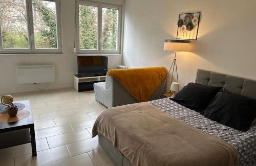 Plantieres Queuleu Apartment | Metz Muse Studio 4 couchages