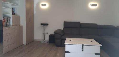 Vallauris Apartment | Meublé 2P 40 m2 dans villa avec piscine à Vallauris, 4 km de la mer