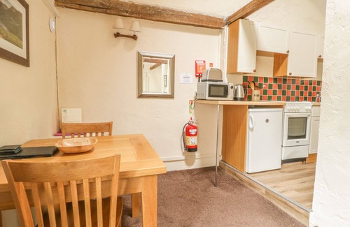 Braithwaite Cottage | MEWS STUDIO COTTAGE 5, pet friendly, with a garden in Braithwaite
