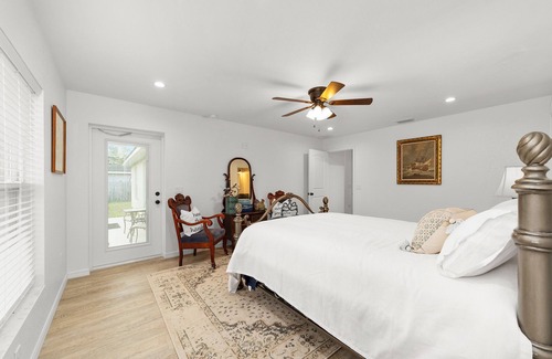 Candler House | Mexican themed LARGE home walking distance to private lake! Fish swim and play!!