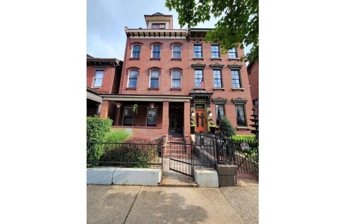 Wilkinsburg House | Mexican War Streets Junior Suite
