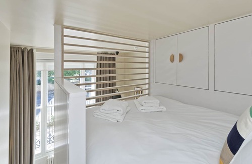 Camden Town with Primrose Hill Apartment | Mezzanine Flat With Garden Views Near Regents Park