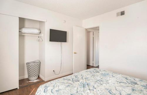 Paradise Apartment | MGM Airport Strip 2 miles