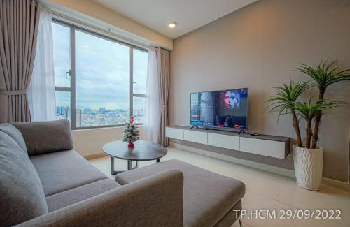 Bach Dang Riverside Apartment | MH Apartment- Tresor- spacious and cozy center D4