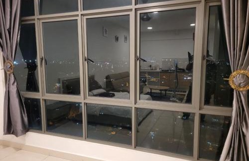 Bangi Sentral Apartment | MHA 15 SUlTE EVO SOHO BANDAR BARU BANGI FREE NETFLIX AND WIFI