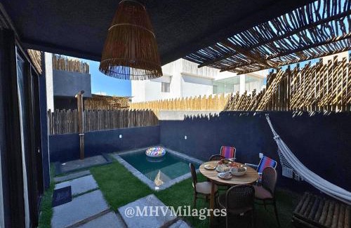 Passo de Camaragibe Apartment | MHV Milagres - Studio Guadalupe 05, quarto e sala privativo a poucos metros da Praia do Marceneiro