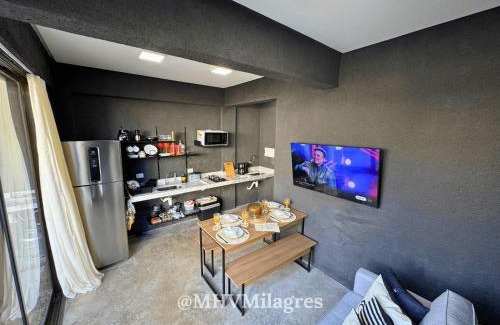 Passo de Camaragibe Apartment | MHV Milagres - Studio Guadalupe 05, quarto e sala privativo a poucos metros da Praia do Marceneiro