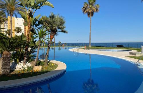 Sitio de Calahonda Apartment | Mi Capricho Apartment with Sea Views and Gardens