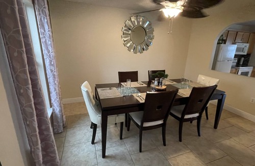 Southeast Orlando House | Mi Casa Es Su Casa!🏡 4 Bdrm home with pool