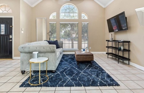 North Central Carrollton House | Mi Casa - Family Friendly W/ Garage Parking