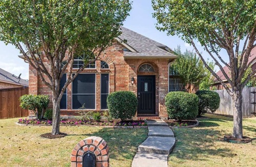 North Central Carrollton House | Mi Casa - Family Friendly W/ Garage Parking