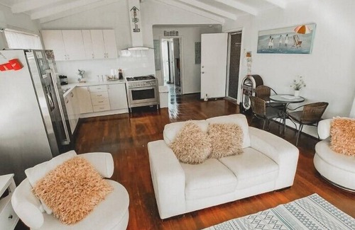 Lancelin House | Mi Casa - Spanish for my house is yours.