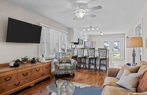 Harkers Island Condo | Mi Faro 2 Bedroom Duplex by RedAwning