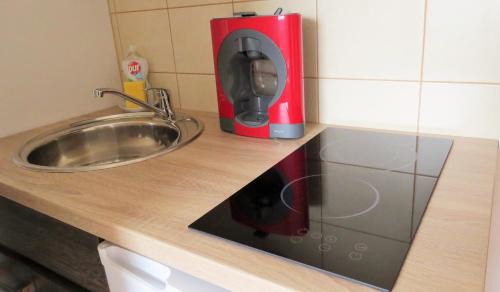 Velika Gorica Apartment | Mia Airport studio apartment - 0-24h Self check in&out - Parking on site