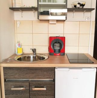 Velika Gorica Apartment | Mia Airport studio apartment - 0-24h Self check in&out - Parking on site
