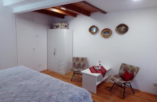 Dorcol Apartment | Mia apartment