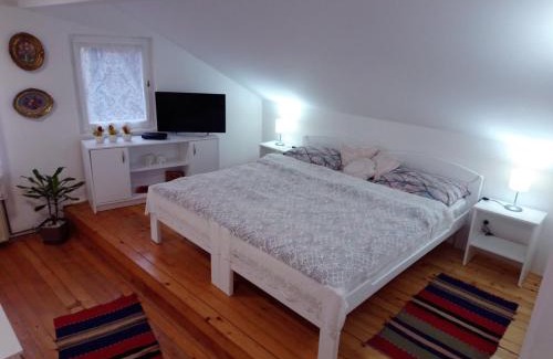Dorcol Apartment | Mia apartment