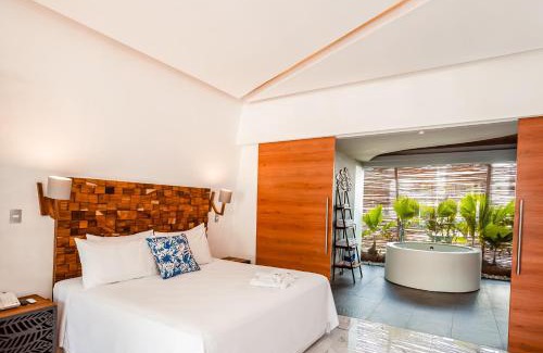 Othon P. Blanco Hotel | Mia Bacalar Luxury Resort & Spa