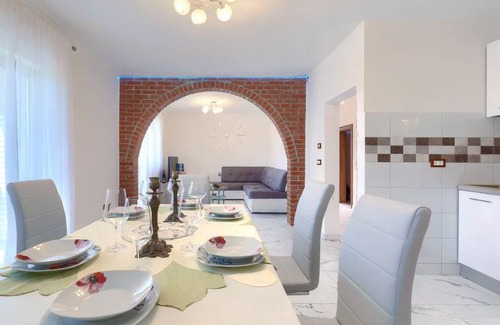 Rezanci House | Mia