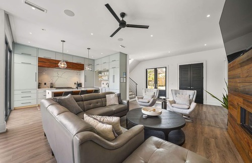 Emerald Waters Village House | Mia-Mar Villa - Luxurious Pet-Friendly Vacation Rental with Private Pool in Miramar Beach