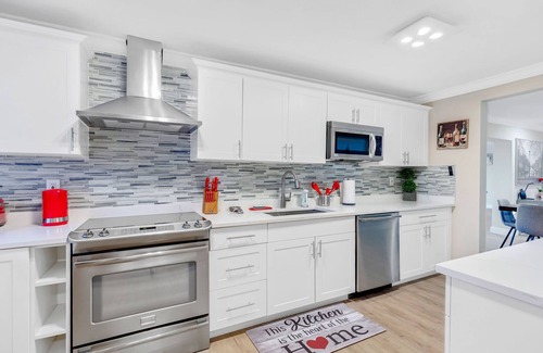 Imperial Point House | "MIA PARADISE"! 2400Sqft in Ft Lauderdale