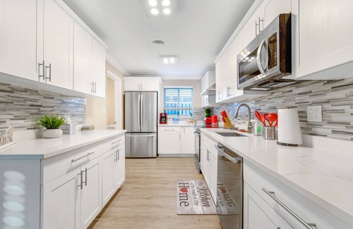Imperial Point House | "MIA PARADISE"! 2400Sqft in Ft Lauderdale