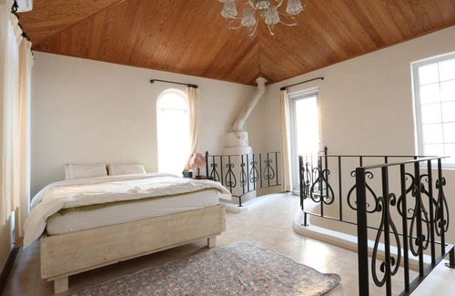 Seo House | Miallet Pension
