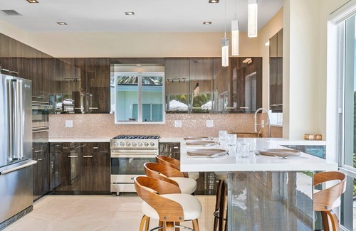 North Bay Village Villa | Miami Beach Boutique Villa With Waterfront, Yacht Parking And heated pool!