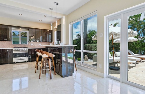 North Bay Village Villa | Miami Beach Boutique Villa With Waterfront, Yacht Parking And heated pool!