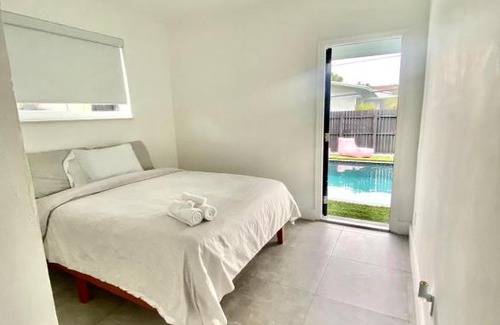 North Miami Beach Villa | Miami Cozi Villa - Heated Pool & Hot Tub