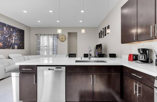 Croissant Park Villa | Miami/Ft Lauderdale private retreat near Airport.