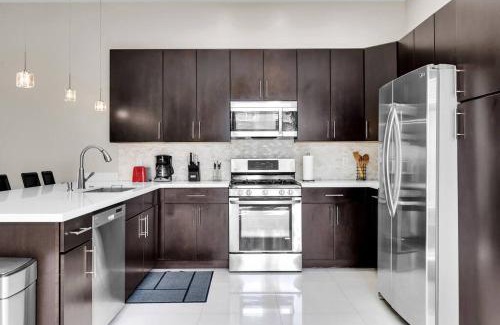 Croissant Park Villa | Miami/Ft Lauderdale private retreat near Airport.