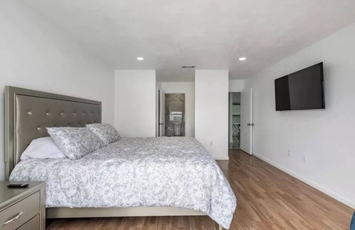 Tamiami Villa | Miami Pool Beach Airport Everglades Kendal, New, Wonderful, Elegant
