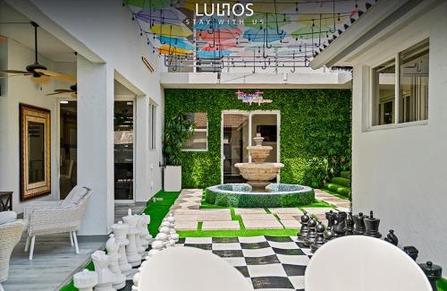 Ludlam House | Miami Villa Pool, Jacuzzi & 5 King Suites L58