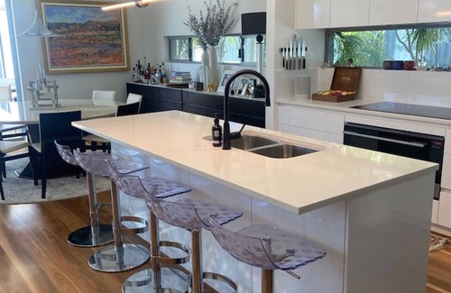 Melville House | MiaMia : Ultra Modern Home with Pool & Courtyard