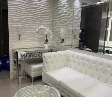 Tambo Apartment | MiamiViceLuxuryStays at Shore2