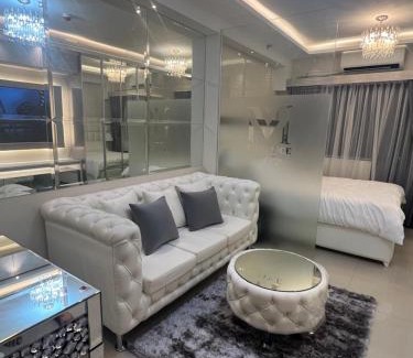 Tambo Apartment | MiamiViceLuxuryStays at Shore2