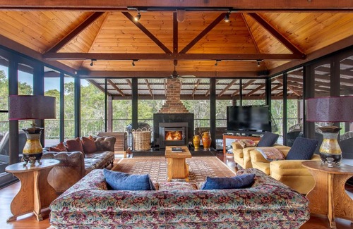 Eagle Bay House | Mibremilla I Private Properties