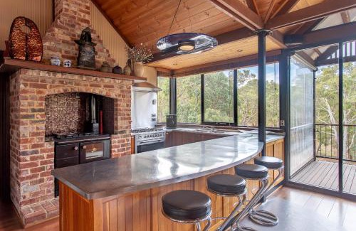 Eagle Bay House | Mibremilla I Private Properties