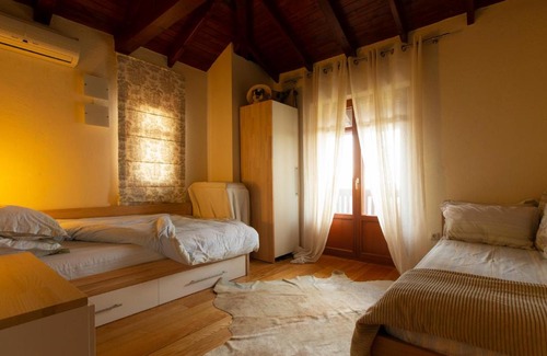 Kassandra House | Michaella Cottage