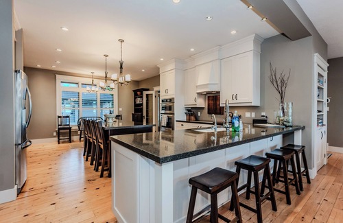 Lion's Head Cottage | Michael’s Luxury Cottage on Bruce Trail/Starlink