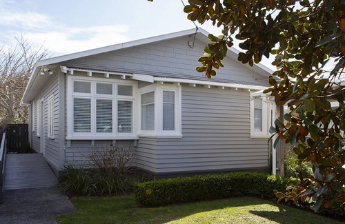 New Plymouth Cottage | MICHELIA FIGO COTTAGE