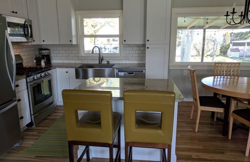 Baker City House | Michelle's MCM. Sleeps 8