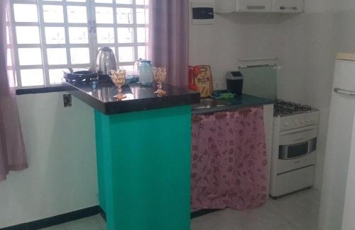 Novo Gama House | Micro-casa 2 Pedregal Novo Gama GO prox Valparaíso ideal p trabalho descanso e silêncio