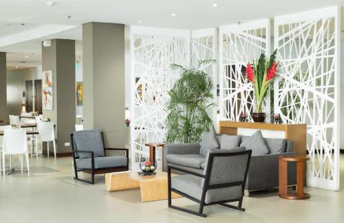 Ugong Norte Hotel | Microtel by Wyndham Acropolis