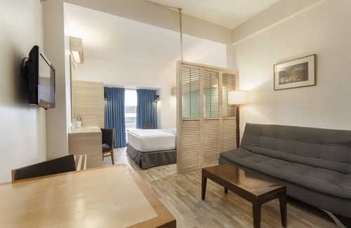 Barangay 76 Hotel | Microtel by Wyndham Mall of Asia