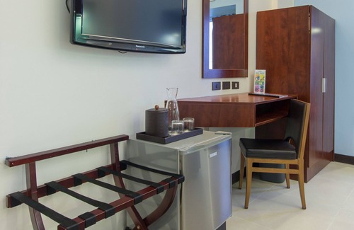 Barangay 76 Hotel | Microtel by Wyndham Mall of Asia